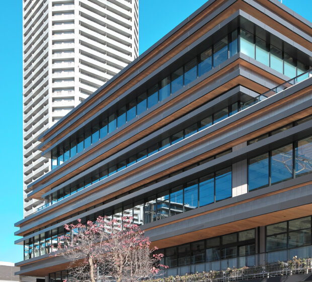 145.某駅前ビル